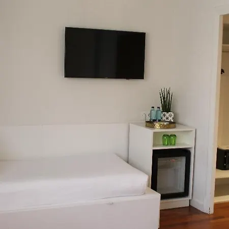 Chic & Basic Velvet Hotel Barcelona