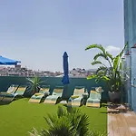 شيك آند بيزك فيلفيت فندق 3*