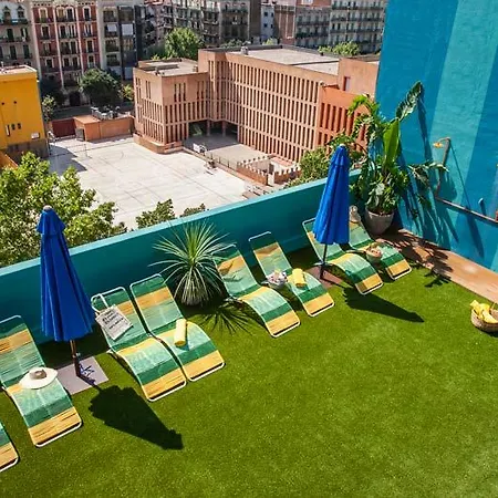 Chic & Basic Velvet Barcelona