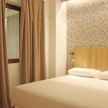 Chic & Basic Velvet Hotel Barcellona