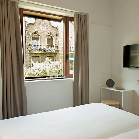 Chic & Basic Velvet Hotel 3*