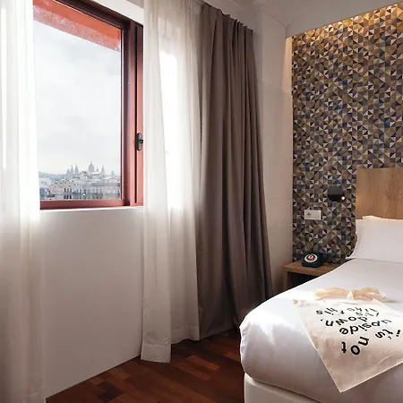 Chic&basic Velvet 3* Barcelona