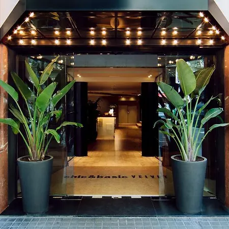 Chic&basic Velvet Hotel