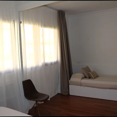 Chic & Basic Velvet Hotel