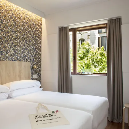 Chic & Basic Velvet Hotel Barcelona