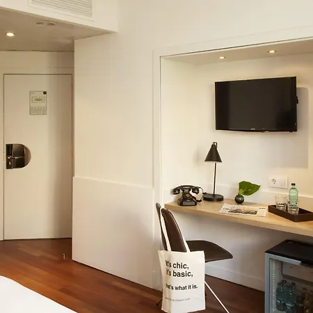 Chic & Basic Velvet Hotel 3*