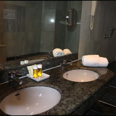 Chic & Basic Velvet Hotel