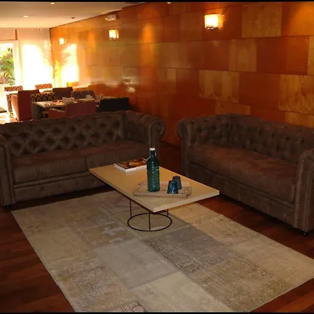 Hotel Chic & Basic Velvet