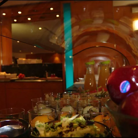 Chic & Basic Velvet Hotel